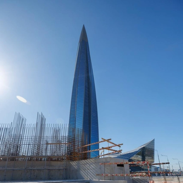 Триумфальный столп начали возводить у «Лахта Центра»: первые фото | Источник: Lakhta Center / Лахта Центр