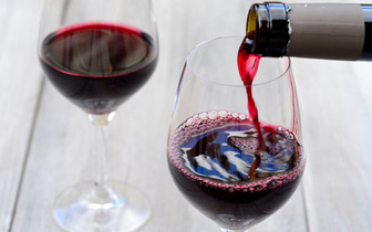 Защищает ли красное вино от радиации?