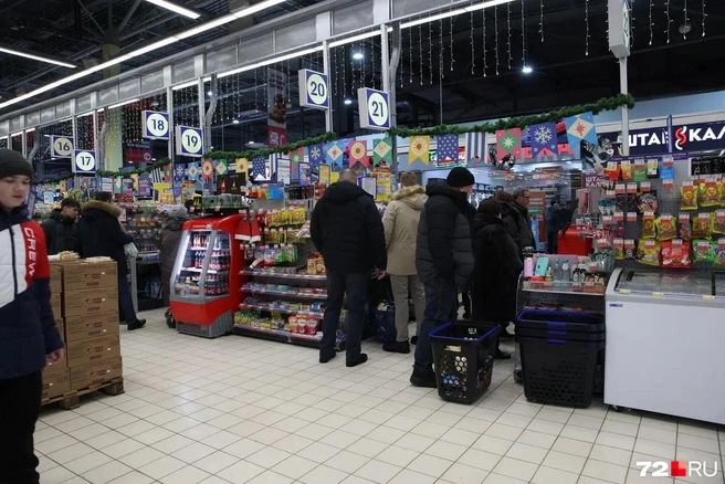 Большинство горожан признались, что не экономят на продуктах, которые покупают на Новый год | Источник: Ирина Шарова / 72.RU