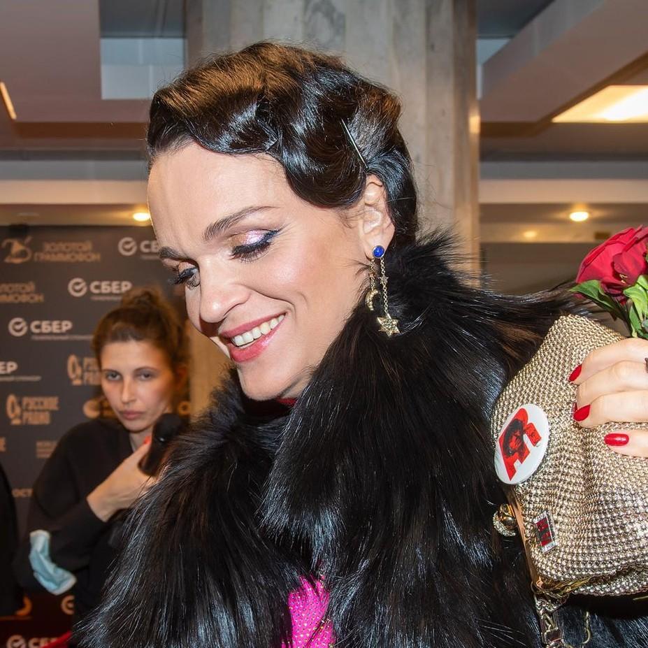 У Славы рушится жизнь — от нее отвернулась семья: «Меня использовали, кинули в ад»