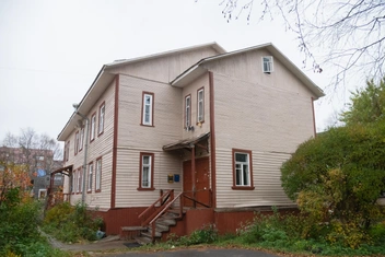 Фасад дома сзади | Источник: Иван Митюшев / 29.RU