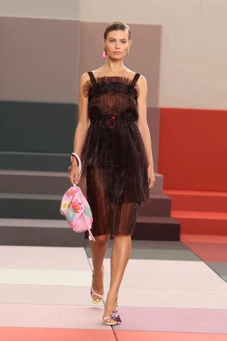 Трендовые сумки на весну-лето 2026 года: гид по самым стильным вариантам