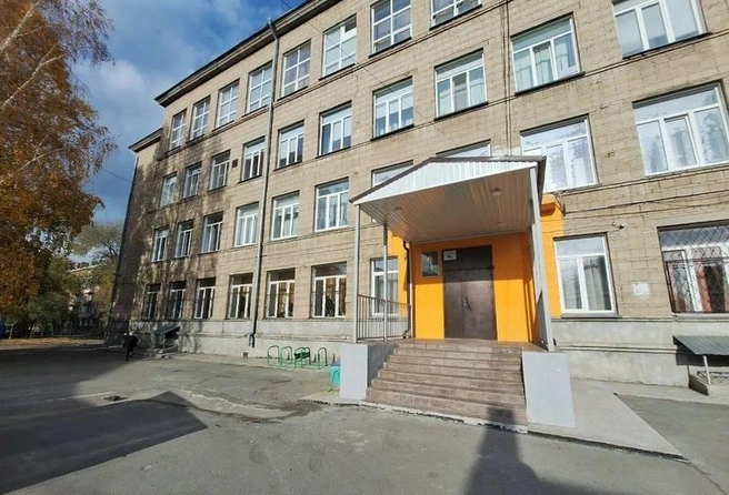 В 2006 году школа № 127 была переименована в гимназию № 14 | Источник: Яндекс