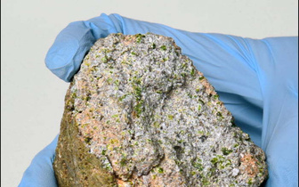 Обнаружен самый старый на Земле метеорит
