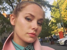 Звезда сериала «Реальные пацаны» Зоя Бербер крестила дочь