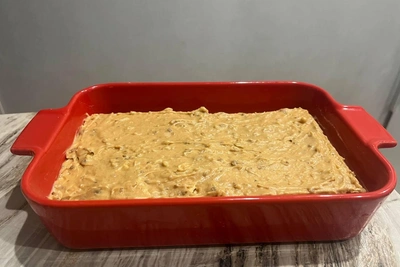 Вафельный торт с орехами: ностальгический десерт за 15 минут