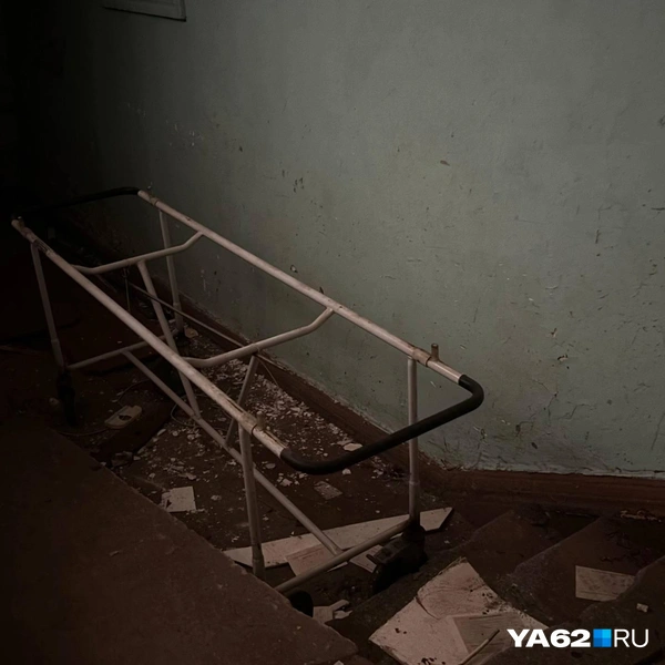 И поломанные носилки | Источник: Виктория Улитова / YA62.RU