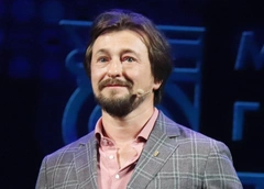 Сергей Безруков: «Делаю все, чтобы успеть к купанию детей. Без этого я не знаю, как выдержал бы»
