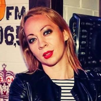 В Балаково простились с актрисой Екатериной Ведуновой и ее 15-летней дочерью, погибшими в жутком ДТП