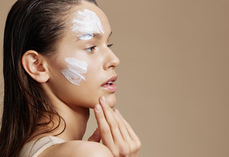 Как правильно ухаживать за жирной кожей: полный гид и инструкция от косметолога