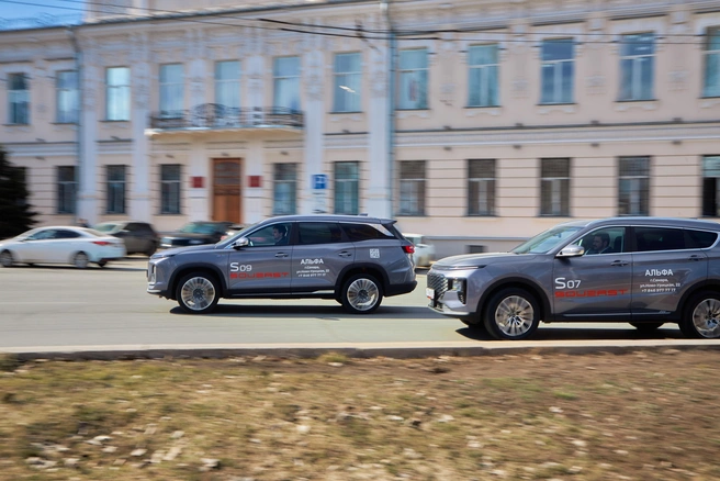 Любые кочки кроссоверы буквально «глотают», не доставляя неудобства водителям и пассажирам | Источник: Роман Данилкин