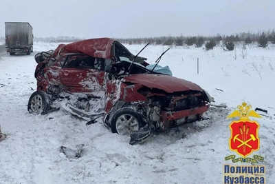 Трое, включая младенца, погибли в ДТП с грузовиком в Кузбассе
