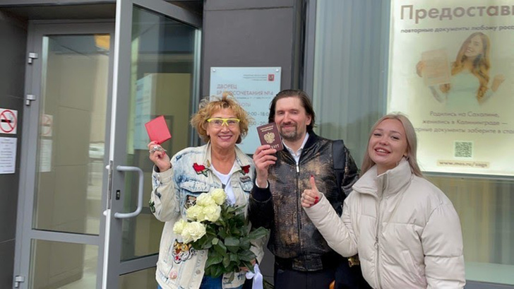 Лариса Копенкина сбежала с собственной свадьбы в аэропорт