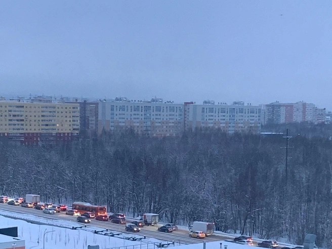 Нижегородцы в дорожных заторах в первый рабочий день | Источник: Читатель NN.RU