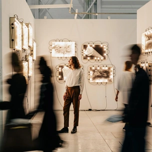 Cosmoscow 2025: 5 проектов и хайлайтов ярмарки, которые надо видеть