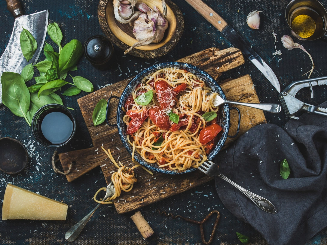 От пасты до суши: как подбирать вино к разным национальным кухням | marieclaire.ru