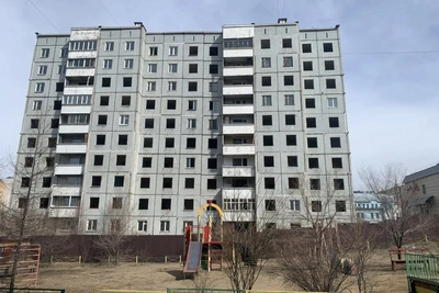 Подготовительные работы перед сносом дома в Чите начались