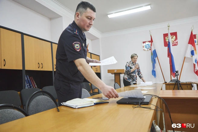 В этом зале решают важные вопросы и даже чьи-то судьбы | Источник: Роман Данилкин / 63.RU