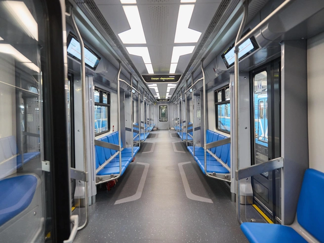 В новосибирском метрополитене недавно начал курсировать пятивагонный состав. | Источник: Фото: Александр Ощепков