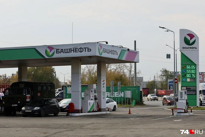 «Башнефть» продает АИ-92 по 59,8 рубля за литр, АИ-95 — по 66,05 рубля | Источник: Михаил Шилкин