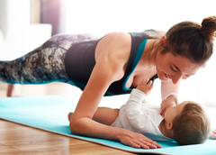 10 упражнений, которые можно делать в первый месяц после родов