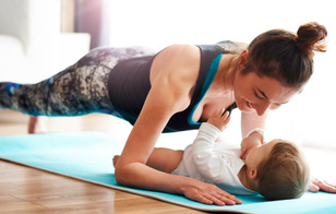 10 упражнений, которые можно делать в первый месяц после родов