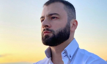 Кто такой и как выглядит новый «Холостяк» Константин Гецати: 10 горячих фото