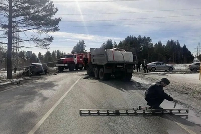 Водитель легковушки погиб в ДТП с КАМАЗом на Урале