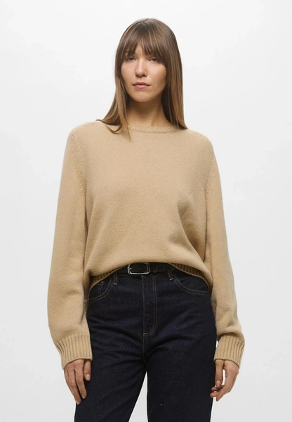 Какой он — идеальный базовый свитер: 33 лучших варианта у российских брендов Какой он — идеальный базовый свитер: 33 лучших варианта у российских брендов