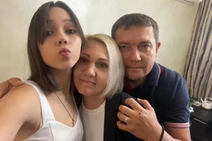 Артем завидовал творческим успехам младшей сестры