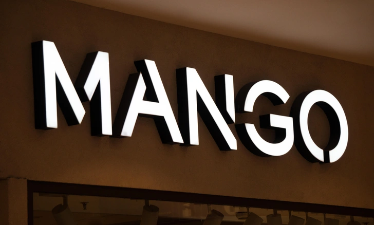 Бренд Mango уходит из России после 23 лет на рынке, но мы все равно сможем покупать его вещи