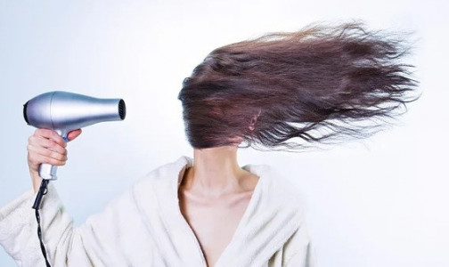 Трихолог назвал средство против выпадения волос