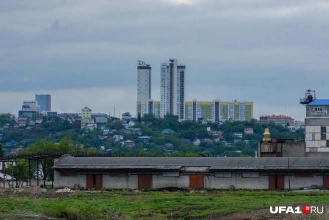 Эти два дома находятся на Пархоменко | Источник: Булат Салихов / UFA1.RU
