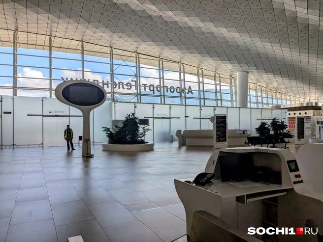 В зале пока только персонал | Источник: Оксана Витязь / SOCHI1.RU