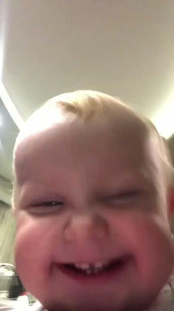 Самые первые видео с Василисой | Источник: Денис Кукояка / TikTok