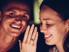 Костенко высмеяли за дешевый подарок мужа: «Подарил стразы, а выдал за бриллианты»