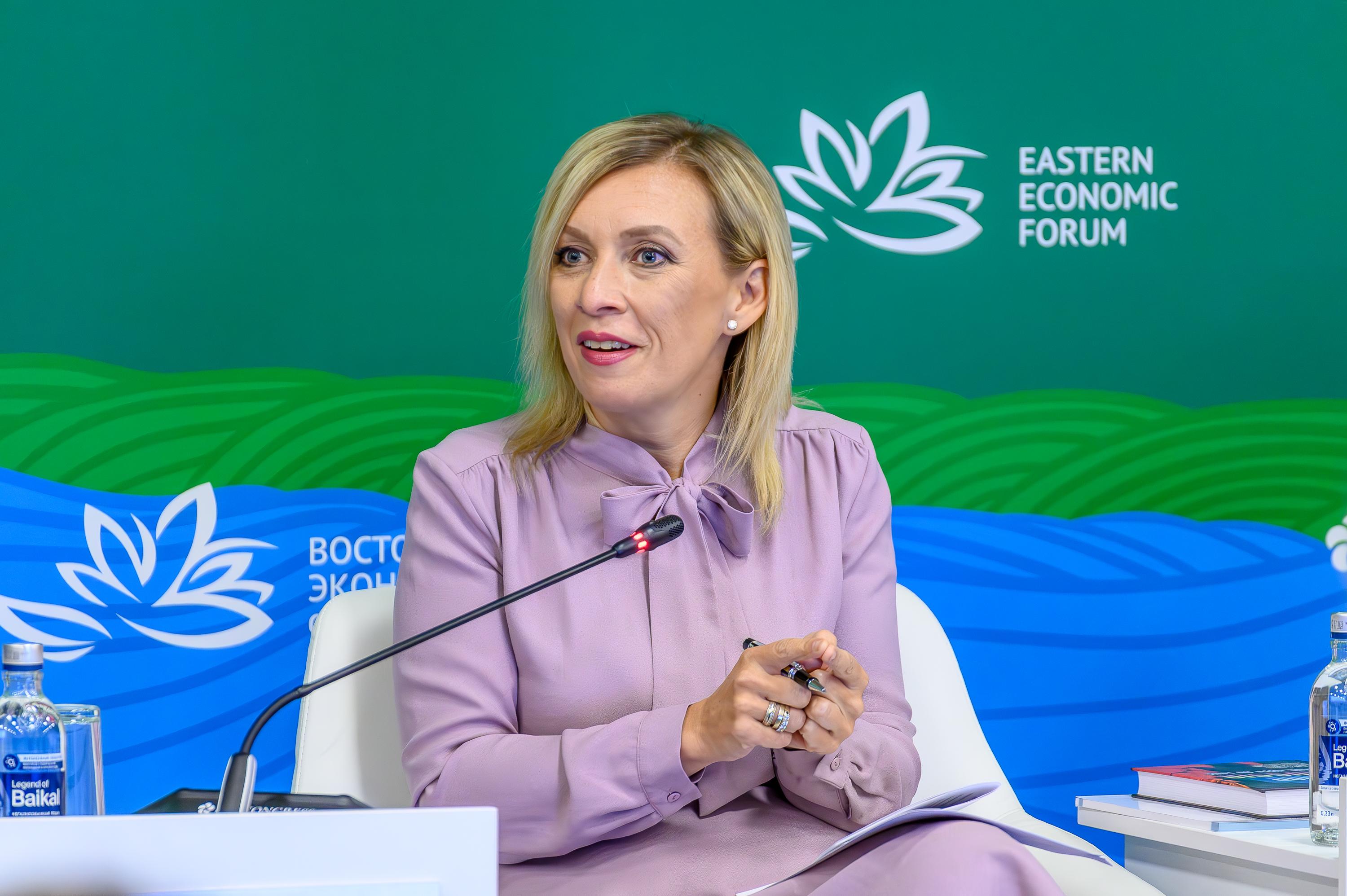 Putin podaril Zaharovi škatlico za rojstni dan