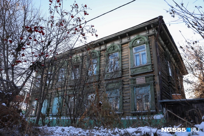 Сейчас здание активно арендуют под кабинеты | Источник: Евгений Софийчук / NGS55.RU