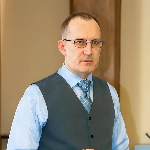 <p>Александр Семенов</p>