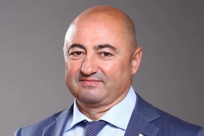 Экс-гитарист «Любэ» Александр Вайнберг досрочно сложил полномочия сенатора. Он отправится на СВО | Источник: Законодательное собрание Нижегородской области
