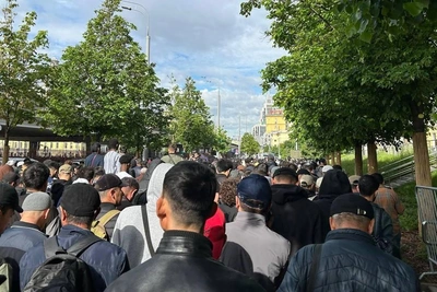 Тысячи мусульман на улицах Москвы после Курбан-байрама