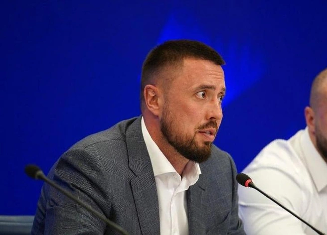 Инициативу вынес на обсуждение Антон Соколов на пресс-конференции | Источник: «Свобода»
