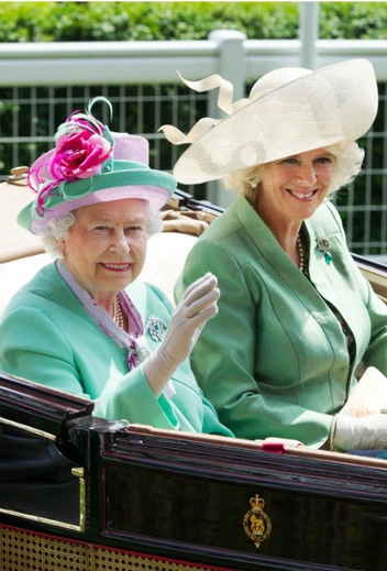 Елизавета и Камилла в Аскоте, 19 июня 2013