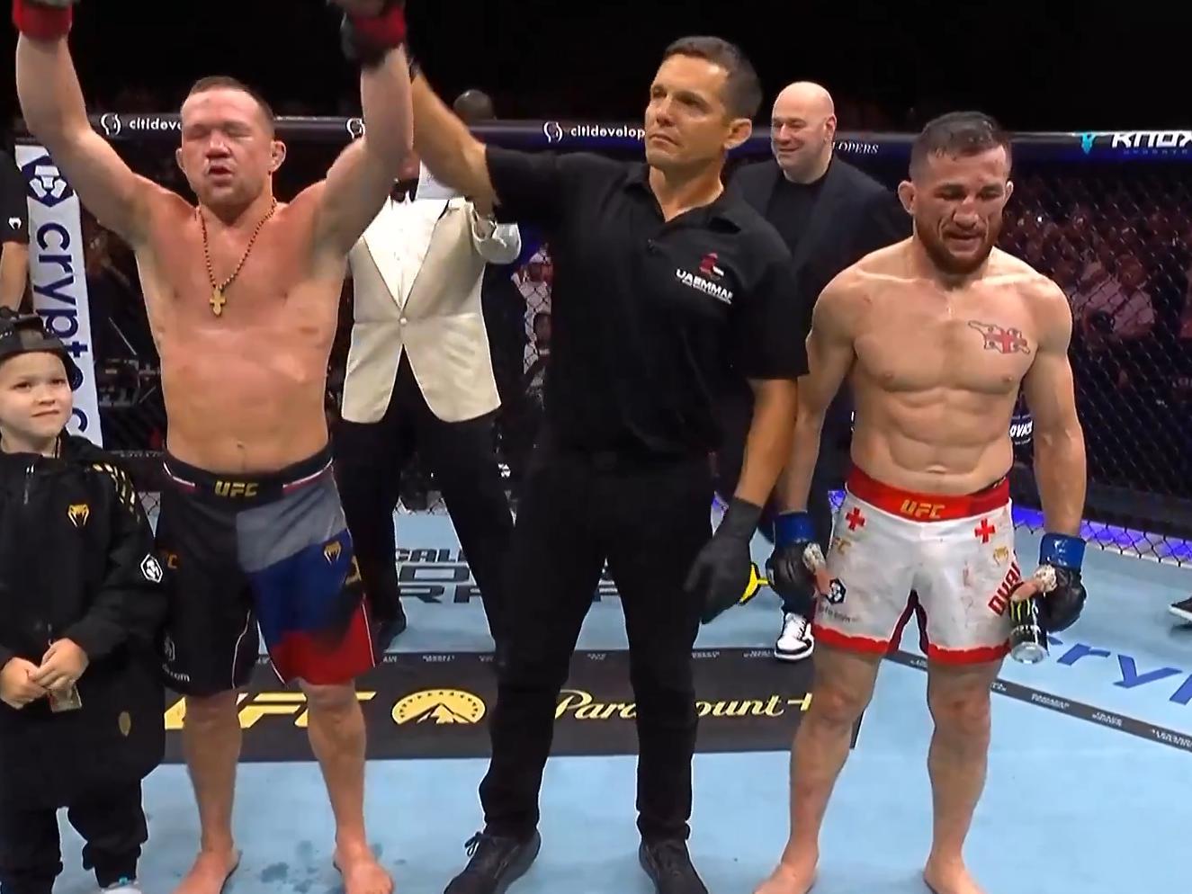 Ян победил Двалишвили и защитил титул UFC