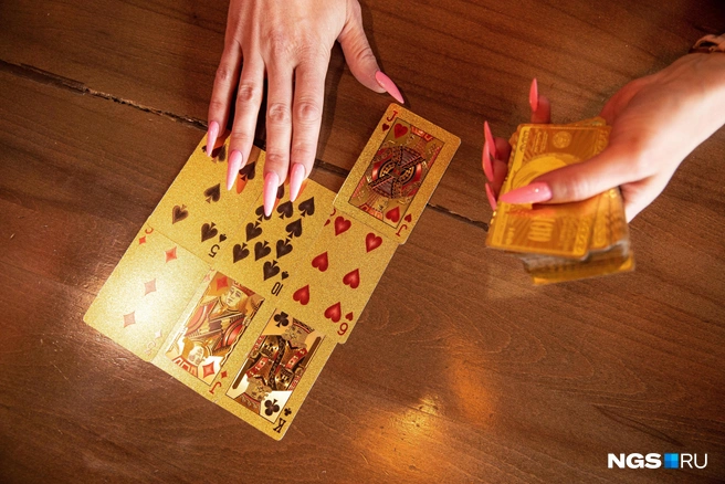 У тюменки есть свой эзотерический кабинет, где она работает по будням | Источник: Александр Ощепков / NGS.RU