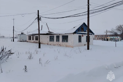 Крыша почтового отделения обрушилась в Новосергиевском районе