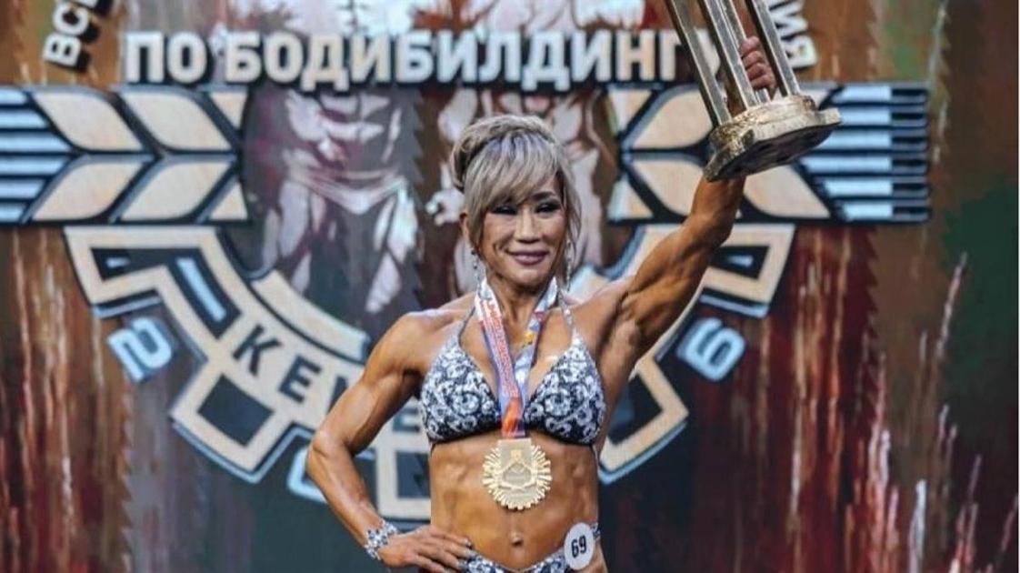 Директриса школы, которая на досуге тягает железо, выиграла турнир по бодибилдингу&nbsp;&mdash; 20 фото