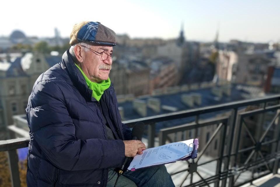 Сумасшедшим быть не так страшно, как злым. Самый милый ведущий погоды  о внезапной славе, хрюканье и дефиците улыбок