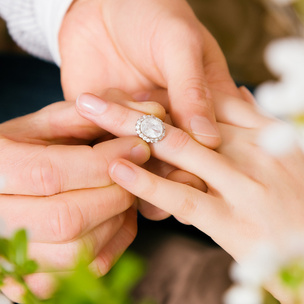 Гадание дня: Какой камень украсит твое помолвочное кольцо?