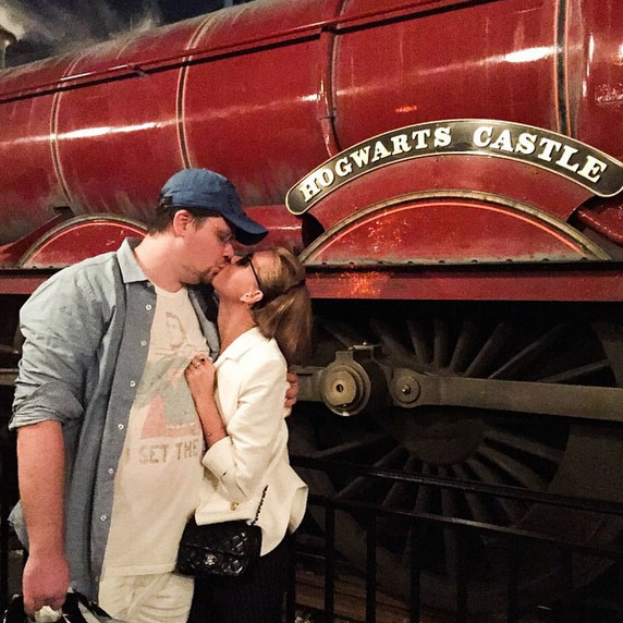Во время экскурсии по Universal Studios Гарик и Кристина часто целовались
